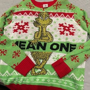 Men’s ugly Christmas sweater